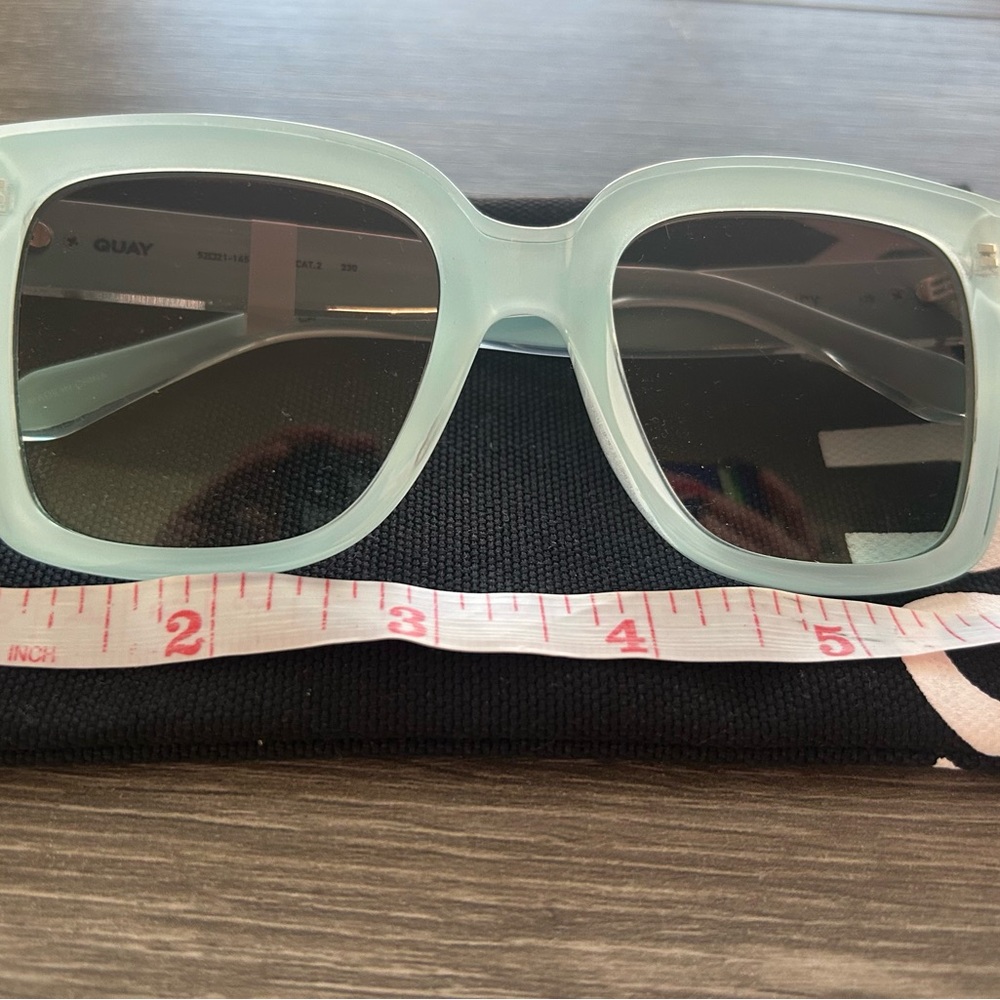 Quay Blue Sunglasses. NEW - Picture 4 of 8